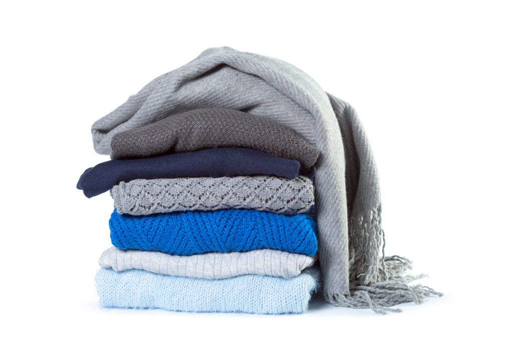 custom-closet-companies-cumming-blankets