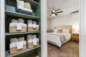 closet-designs-alpharetta-linens